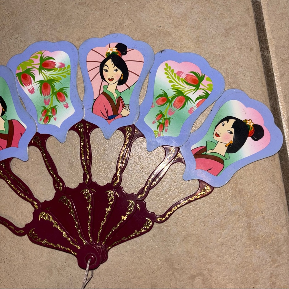 Vintage Disney Store Princess Mulan Geisha Folding Hand Fan Purple Plastic - Picture 3 of 5